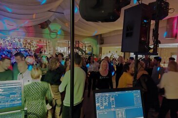 ECM DJ Service auf der Weihnachtsfeier eines bekannten Autozulieferers aus Niederbayern in der Schubert Eventhalle in Osterhofen