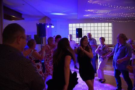 Geburtstag in Regensburg mit ECM DJ Service und 60er Musikmix für Jung und Alt
